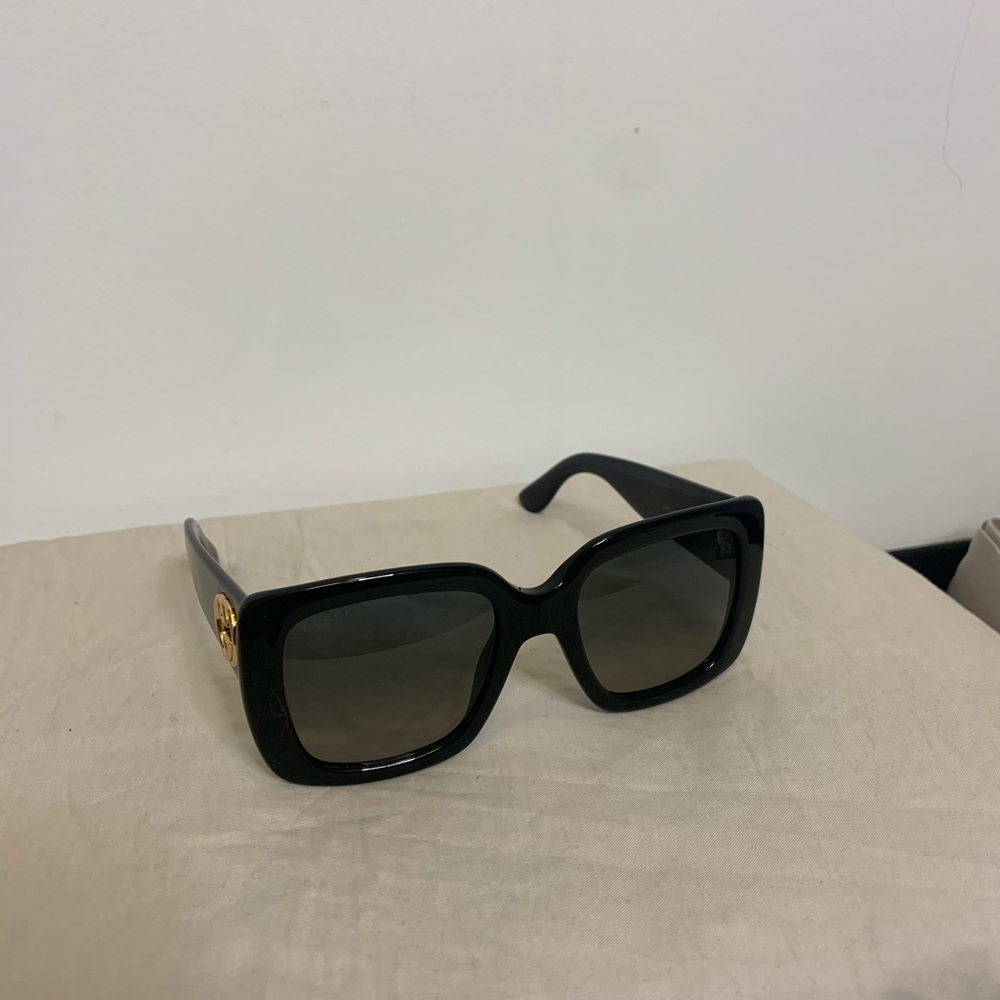 Large Gucci Glasses - Picture 3 of 3